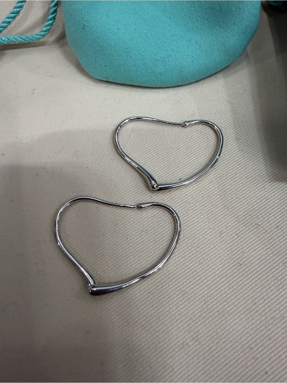 Tiffany & Co. Silver Heart Hoop Earrings with Tiffany Blue Pouch - Picture 6 of 8